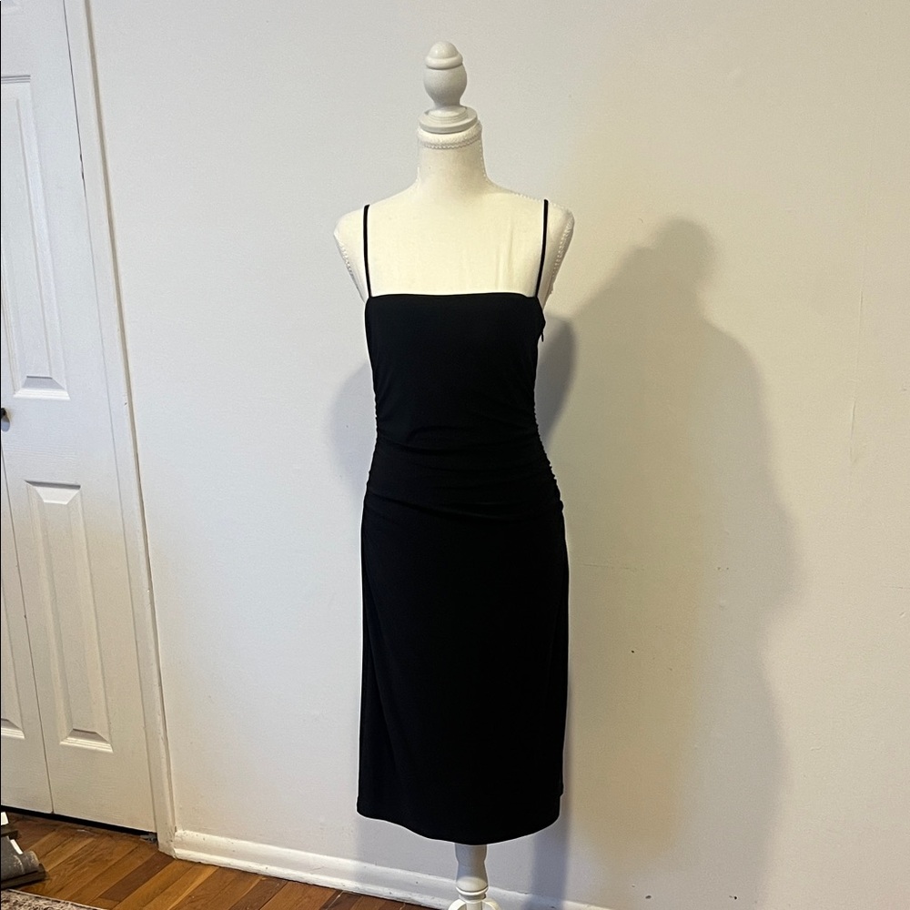 Laundry By Shelli Segal Black Spaghetti Strap cocktail Dress. Size 6. Minimalist